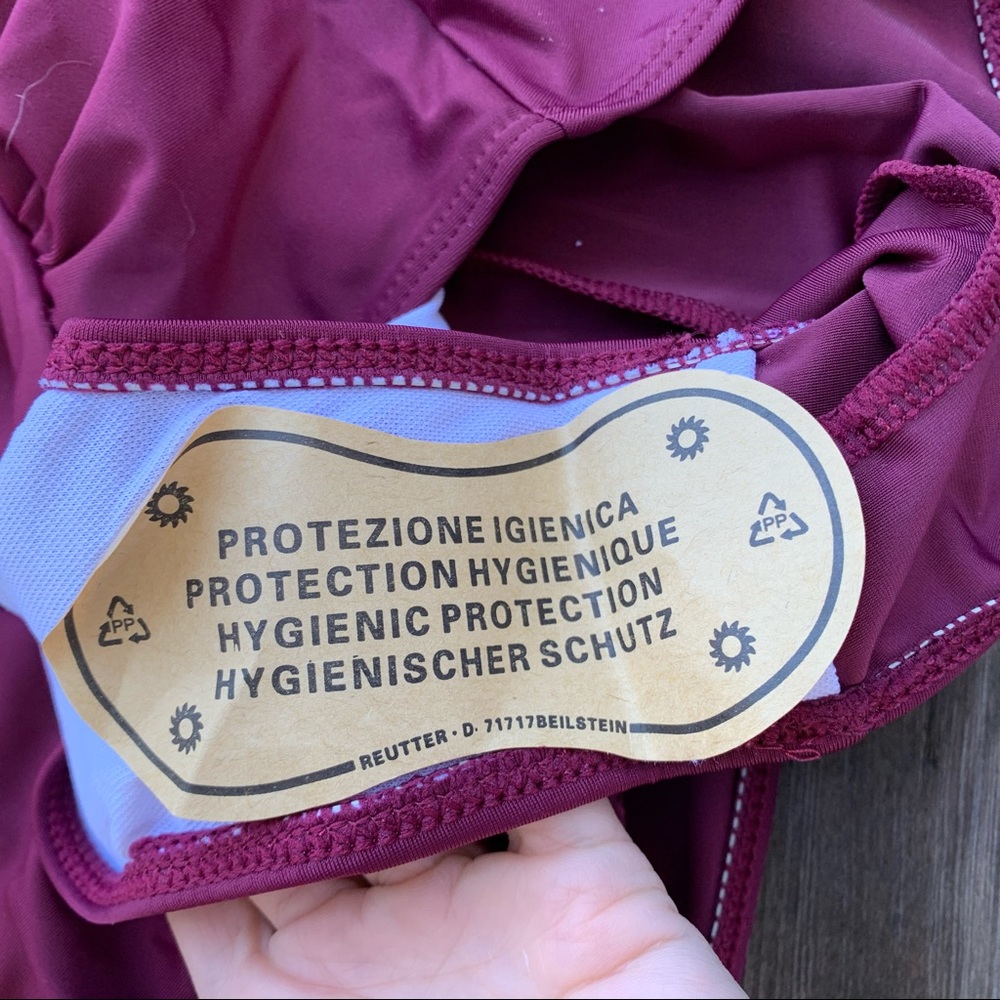 Cold Shoulder ♡ Ruffle Swimsuit - Picture 6 of 8